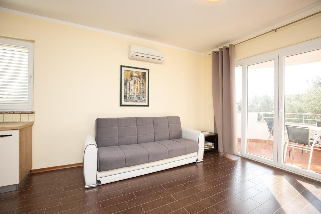 Apartments Bella Vista Krk Town Exterior photo