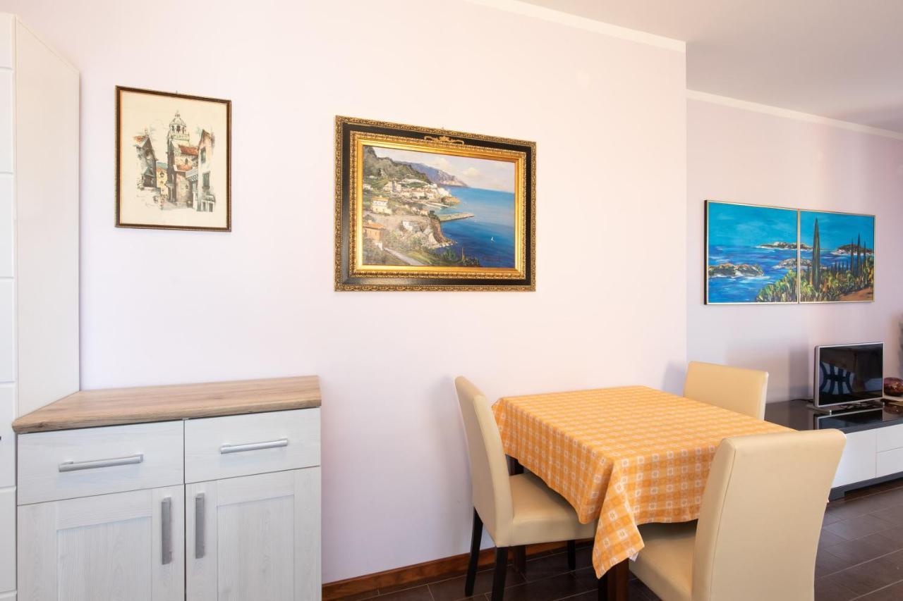Apartments Bella Vista Krk Town Exterior photo